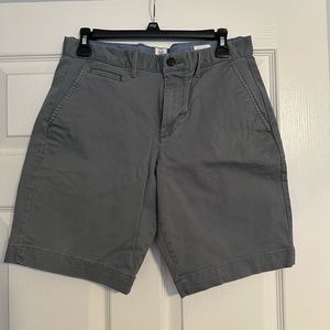 Men’s GAP For Good Flat Front Shorts Size 28 Gray Excellent Condition